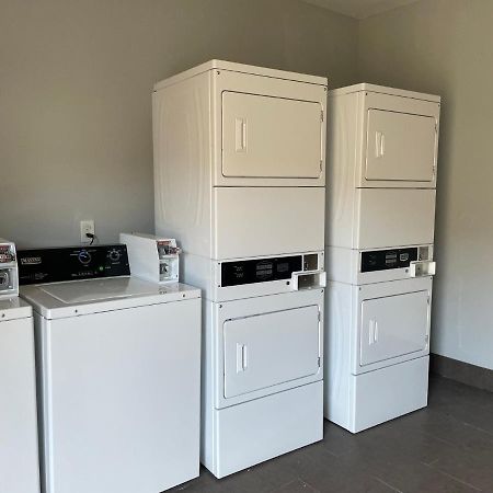 Hometowne Studios By Red Roof San Antonio E - Frost Bank Center Extérieur photo