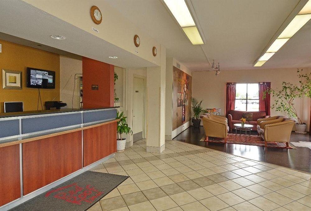 Hometowne Studios By Red Roof San Antonio E - Frost Bank Center Extérieur photo