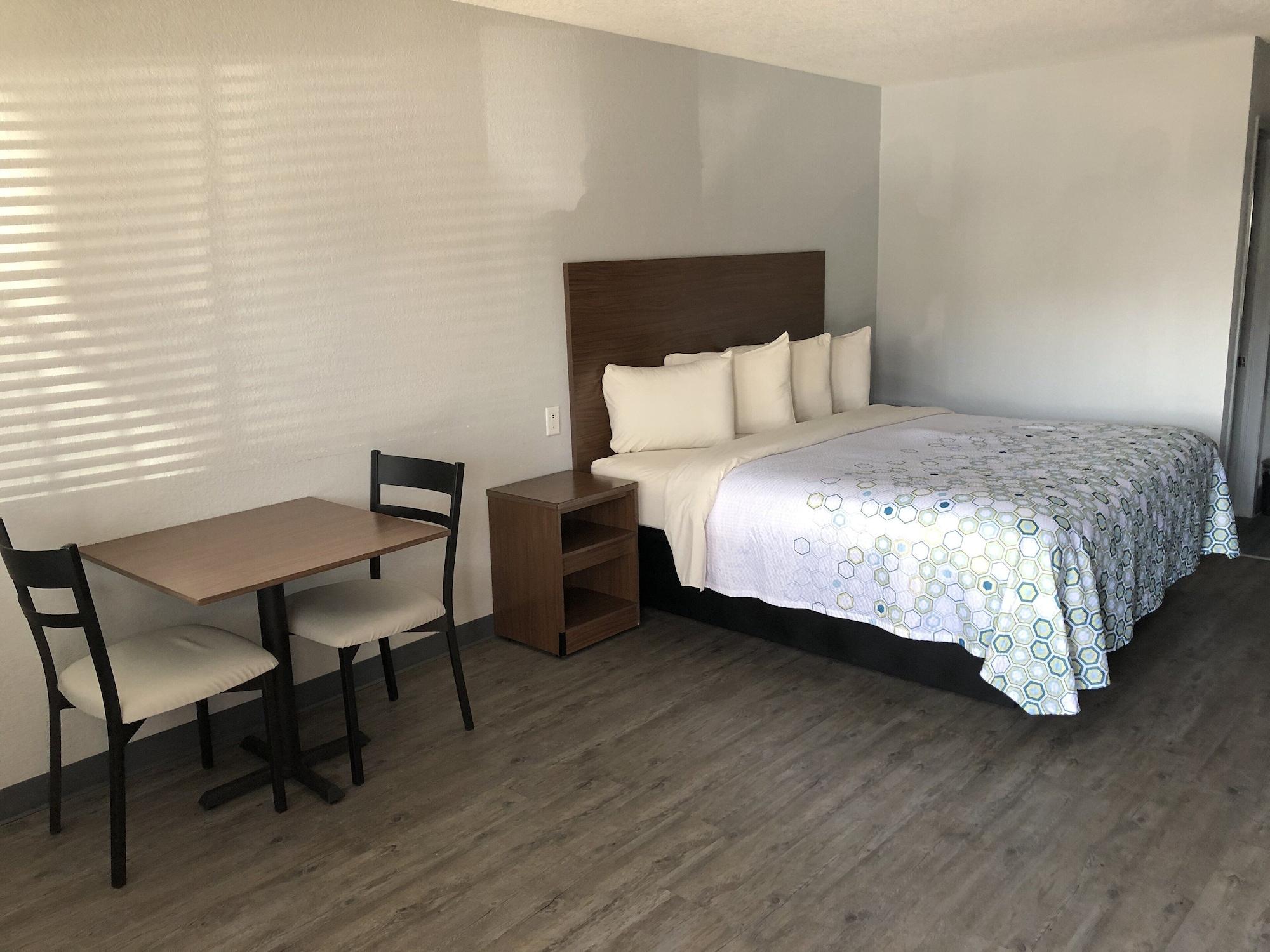 Hometowne Studios By Red Roof San Antonio E - Frost Bank Center Extérieur photo